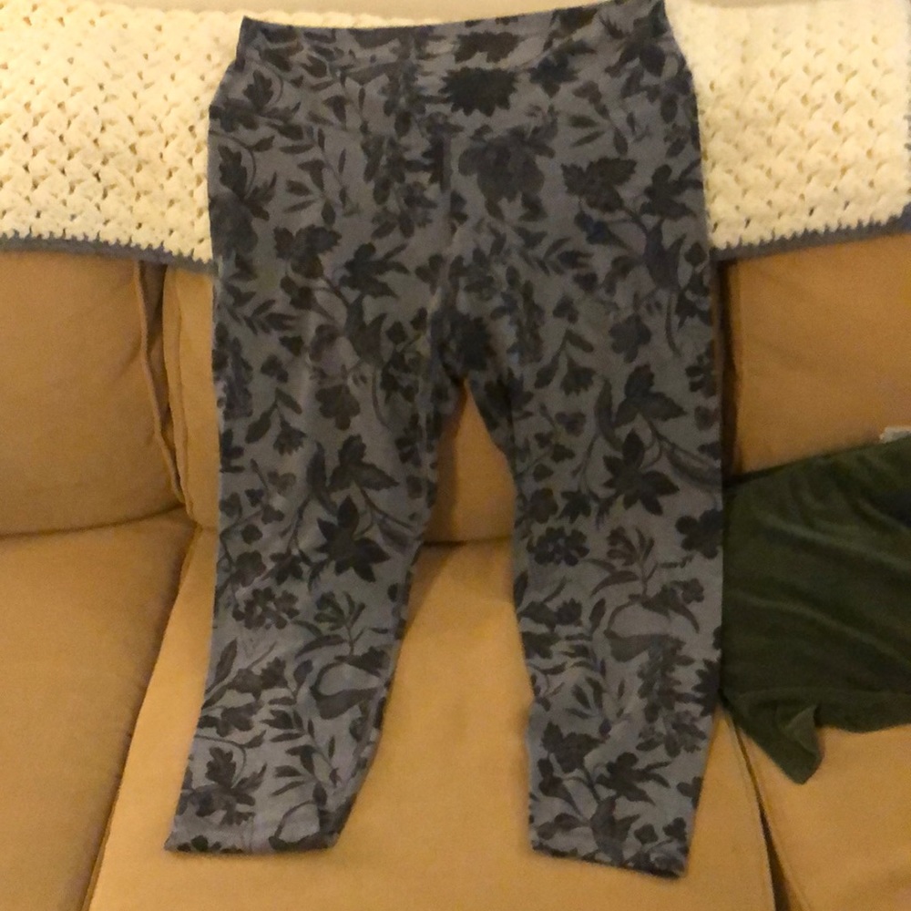 Old Navy Active gray Capri leggings